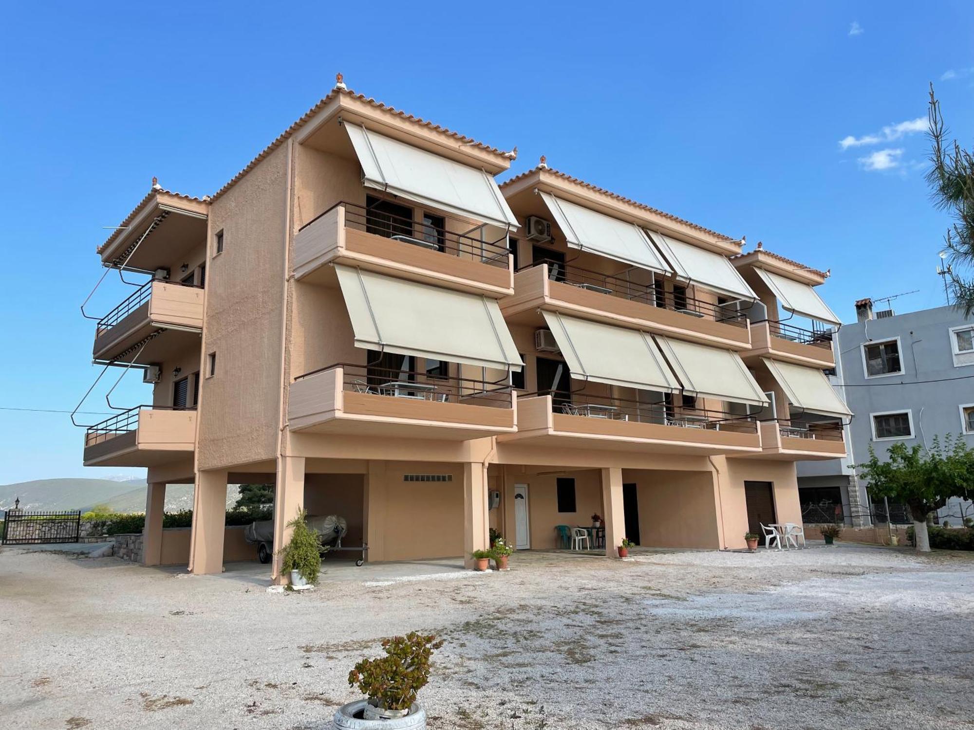 Finikas Apartment Iria Bagian luar foto